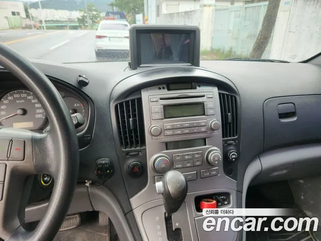 Hyundai Starex 2010 thumb 9