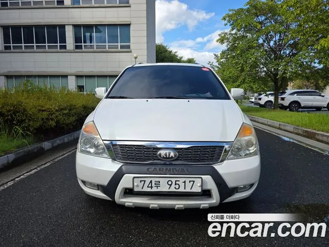 Kia Carnival 2013 thumb 2