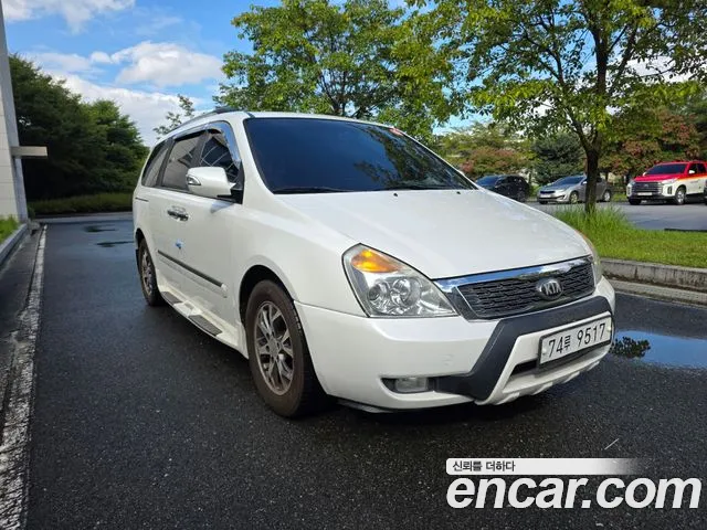 Kia Carnival 2013 thumb 3