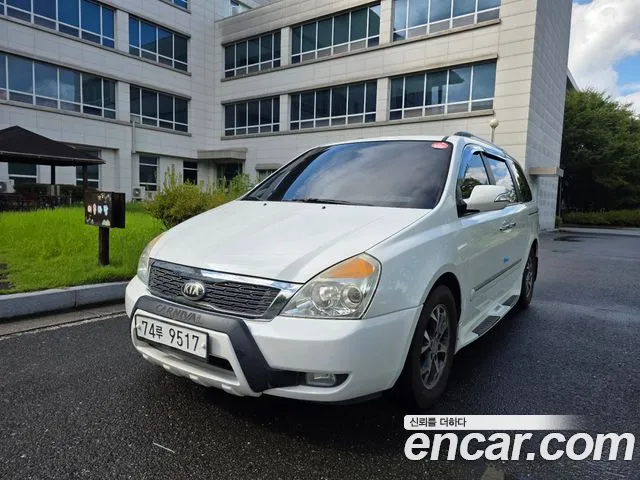 Kia Carnival 2013 thumb 12