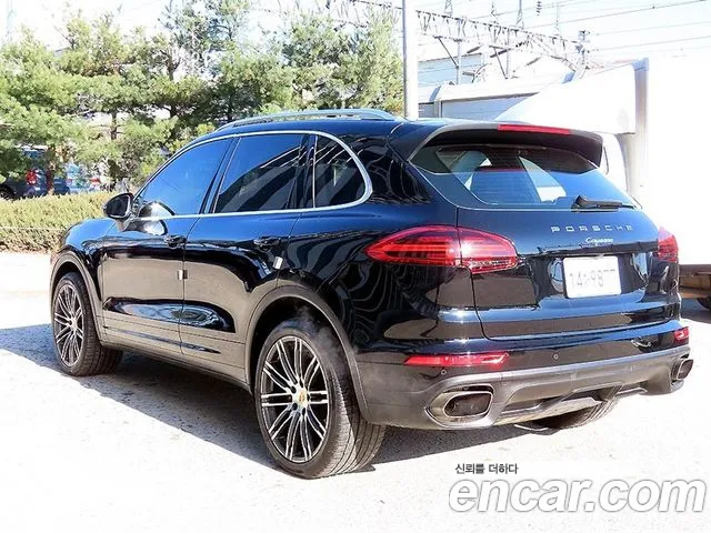 Porsche Cayenne 2016 thumb 3