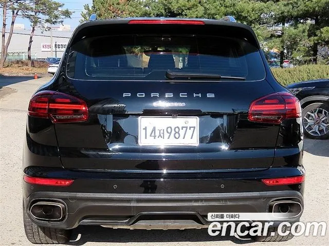 Porsche Cayenne 2016 thumb 4