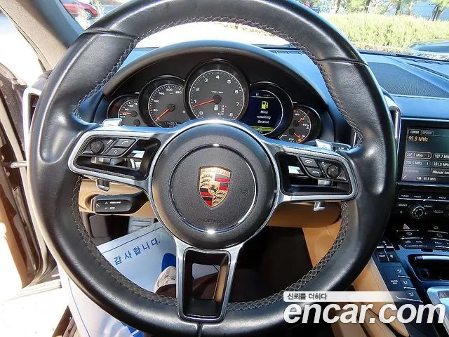 Porsche Cayenne 2016 thumb 8
