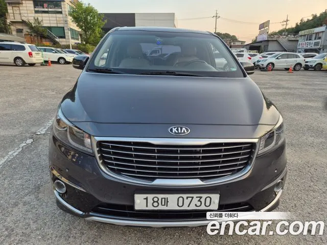 Kia Carnival 2015 thumb 2