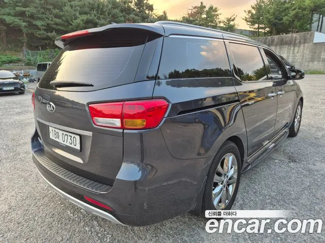 Kia Carnival 2015 thumb 6