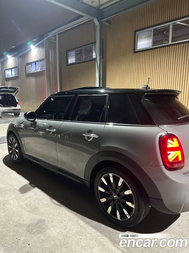 Mini Hatch 2021 thumb 5