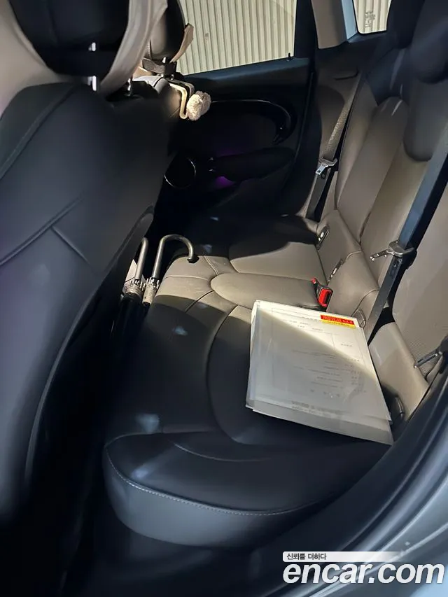 Mini Hatch 2021 thumb 9