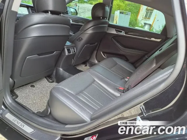 Genesis G80 2019 thumb 9