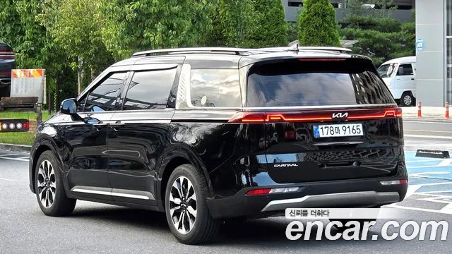 Kia Carnival 2022 thumb 4