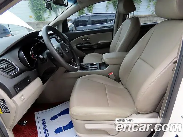 Kia Carnival 2019 thumb 5
