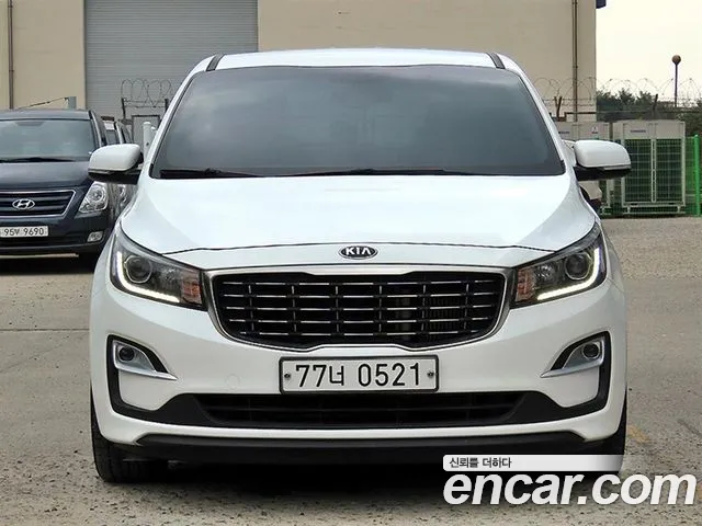 Kia Carnival 2019 thumb 11