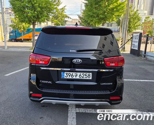 Kia Carnival 2020 thumb 4