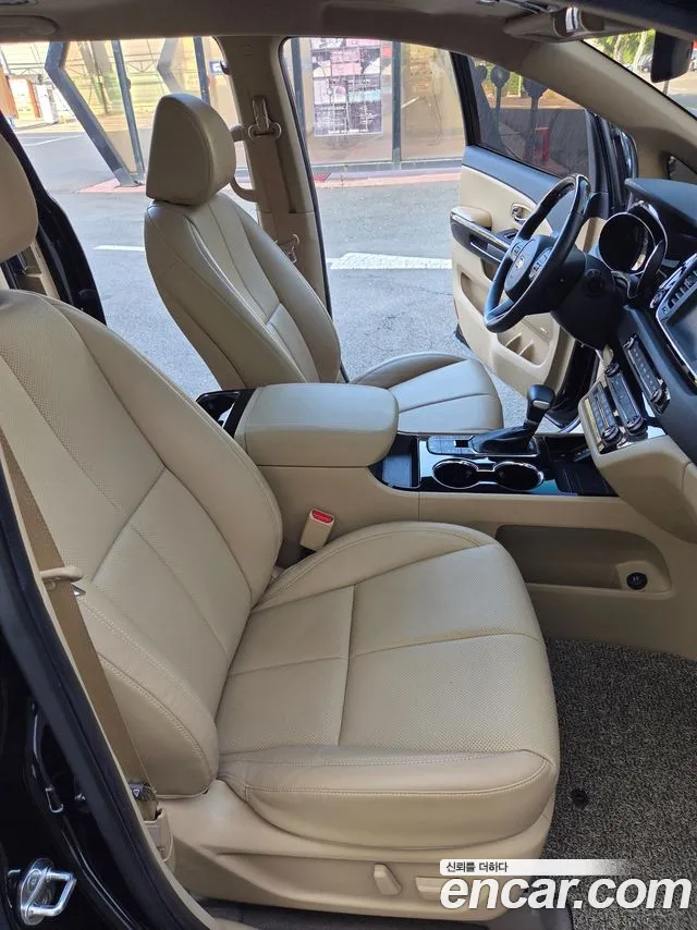 Kia Carnival 2020 thumb 11