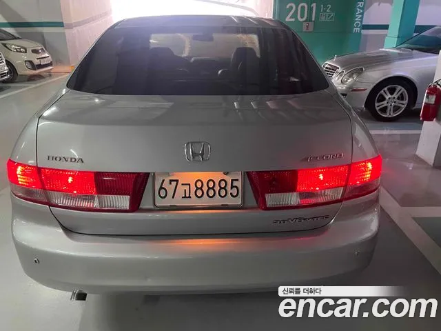 Honda Accord 2005 thumb 4