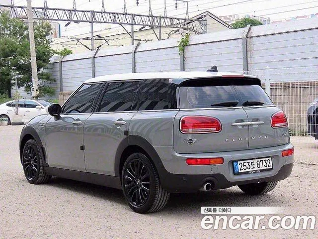 MINI Clubman 2022 thumb 2