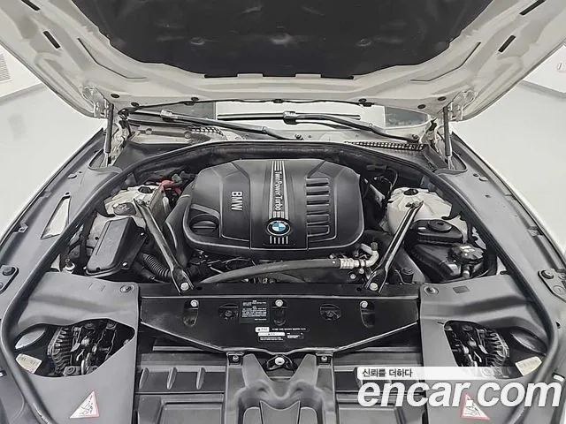 BMW 6-Series 2016 thumb 5