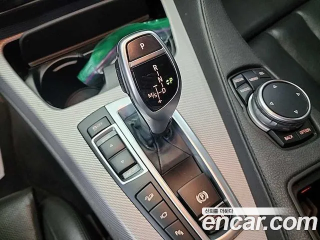 BMW 6-Series 2016 thumb 8