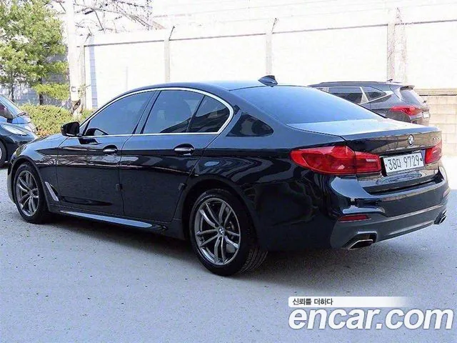 BMW 5-Series 2018 thumb 2