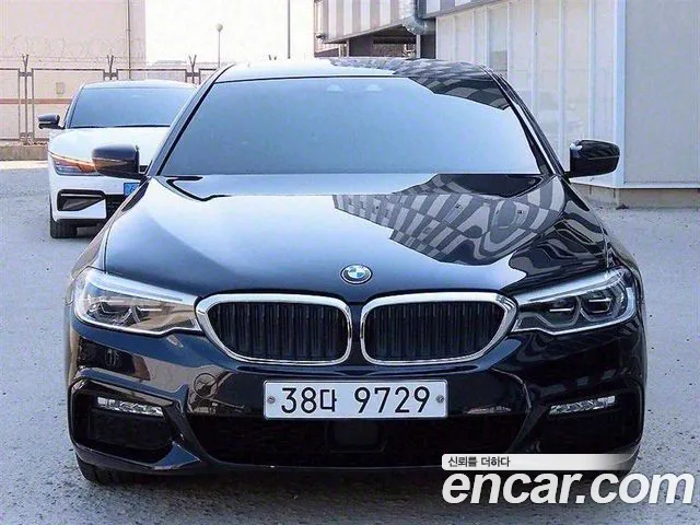 BMW 5-Series 2018 thumb 3