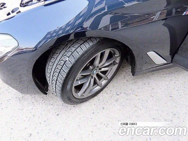 BMW 5-Series 2018 thumb 5