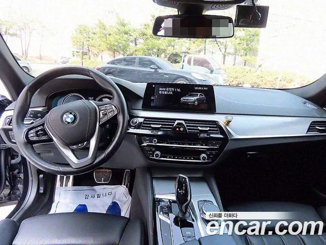 BMW 5-Series 2018 thumb 7