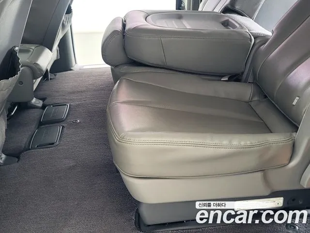 Kia Carnival 2012 thumb 8