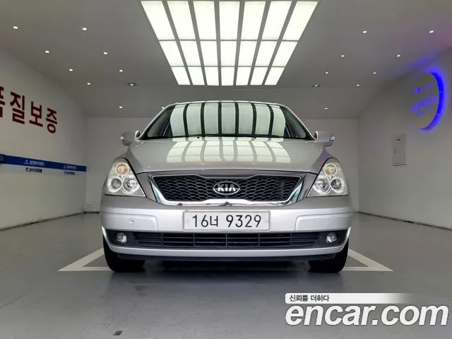 Kia Carnival 2012 thumb 11