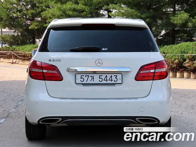 Mercedes-Benz B-Class 2018 thumb 4