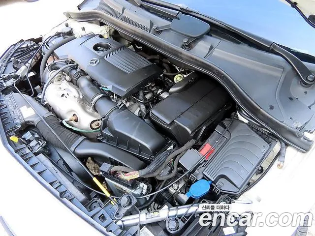 Mercedes-Benz B-Class 2018 thumb 6
