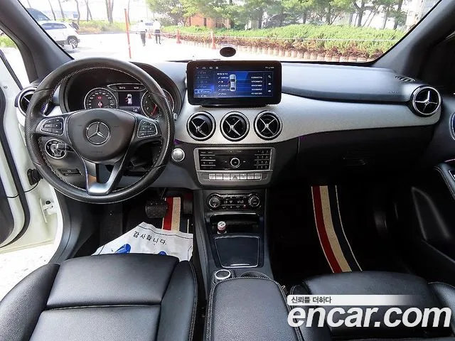 Mercedes-Benz B-Class 2018 thumb 7