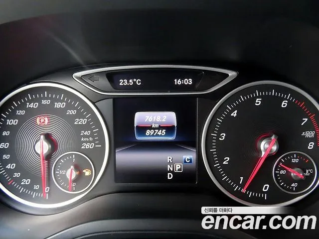 Mercedes-Benz B-Class 2018 thumb 8