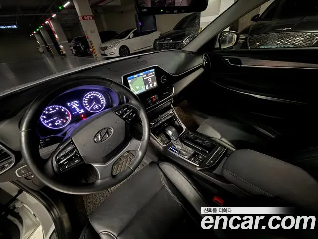 Hyundai Grandeur 2017 thumb 10