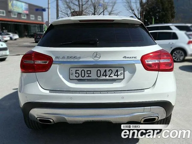 Mercedes-Benz GLA 2016 thumb 4