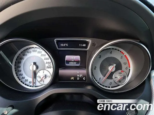 Mercedes-Benz GLA 2016 thumb 8