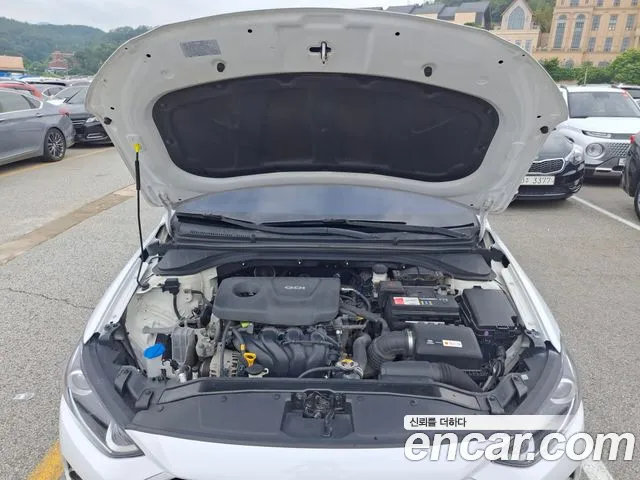 Hyundai Avante 2017 thumb 6