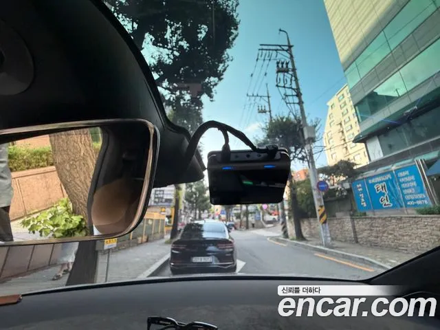 Tesla Model X 2023 thumb 10