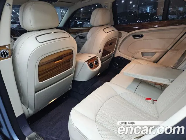 Bentley Mulsanne 2017 thumb 7