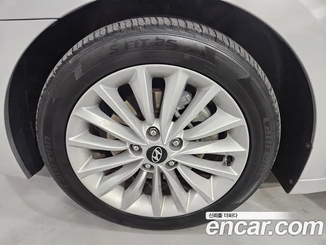 Hyundai i40 2013 thumb 7