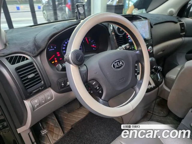 Kia Carnival 2014 thumb 7