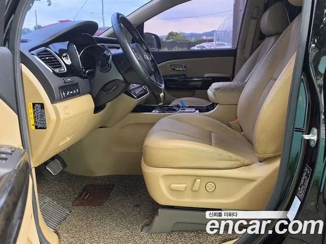 Kia Carnival 2019 thumb 10