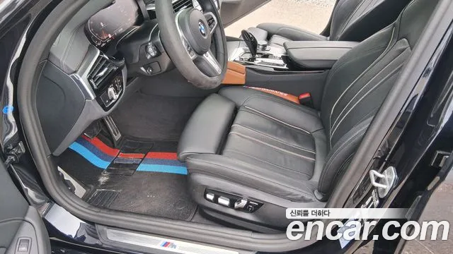 BMW 5 серии 2022 thumb 10