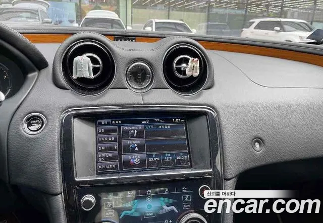 Jaguar XJ 2013 thumb 4