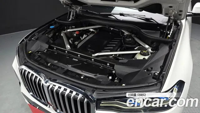 BMW X7 2021 thumb 6