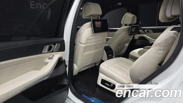 BMW X7 2021 thumb 12