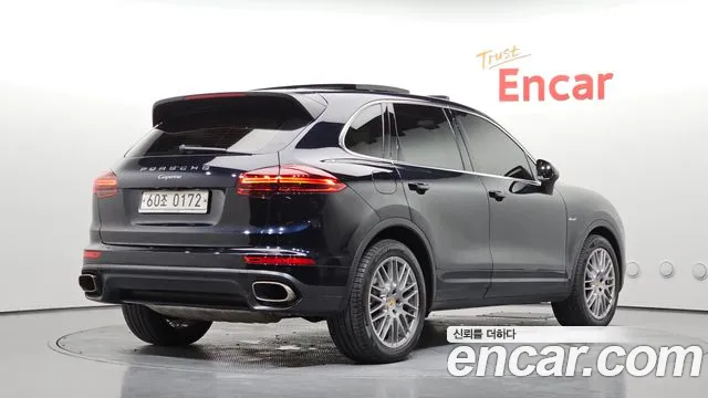 Porsche Cayenne 2016 thumb 2