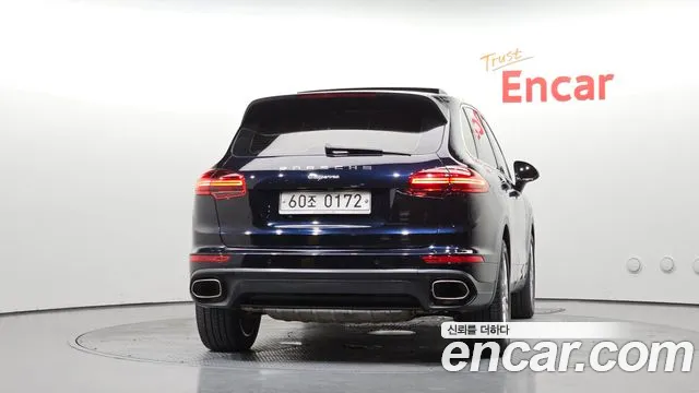 Porsche Cayenne 2016 thumb 4