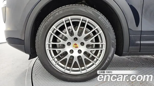 Porsche Cayenne 2016 thumb 5