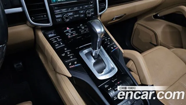 Porsche Cayenne 2016 thumb 9
