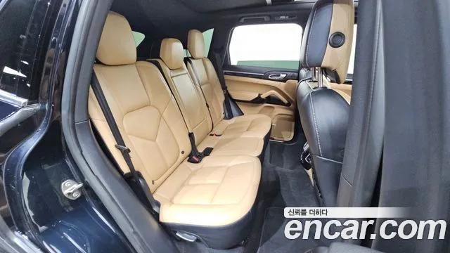 Porsche Cayenne 2016 thumb 11