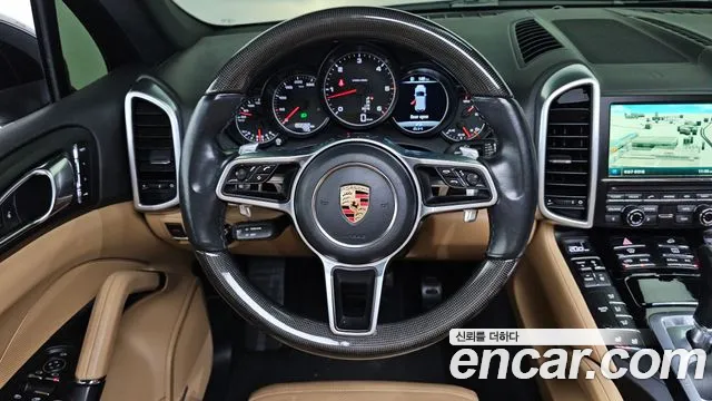 Porsche Cayenne 2016 thumb 12